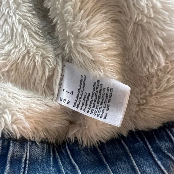 American Eagle Cropped Denim Fur Jacket - Picture 5 of 13